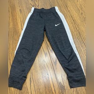 Dark gray Nike sweatpants boys size 6.